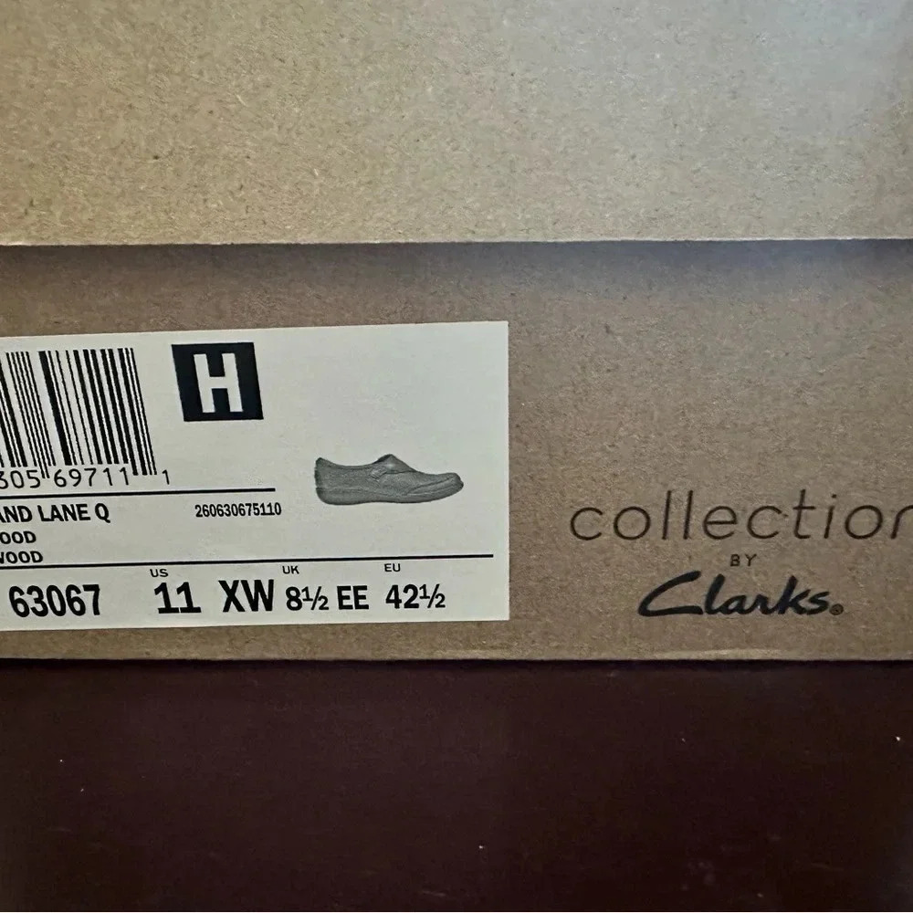 ๐ Clarks Women's Wide Loafer - Picture 6 of 6